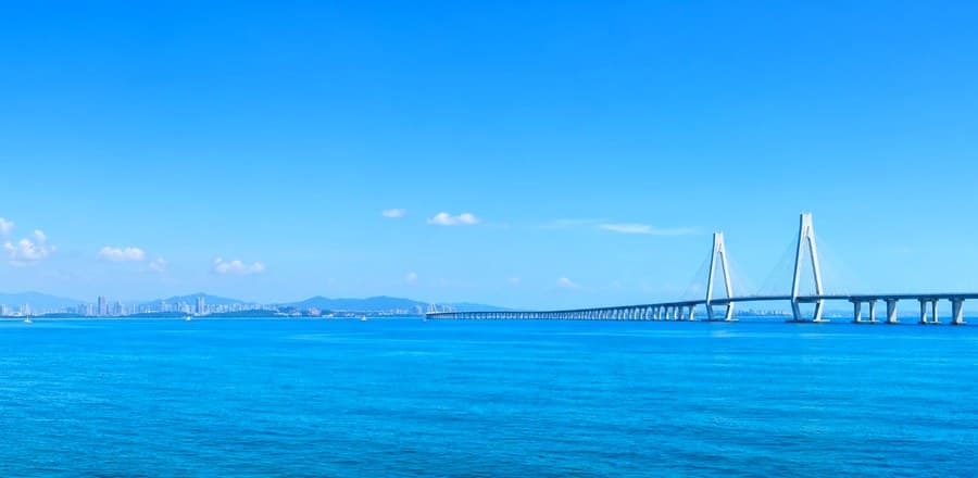 海面与跨海大桥